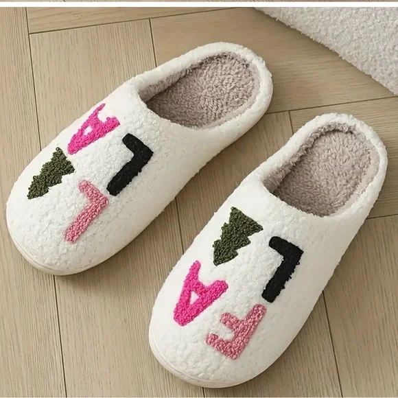 LAST ONE! NEW Cozy White Fuzzy Slippers. Fa La La - Picture 5 of 6